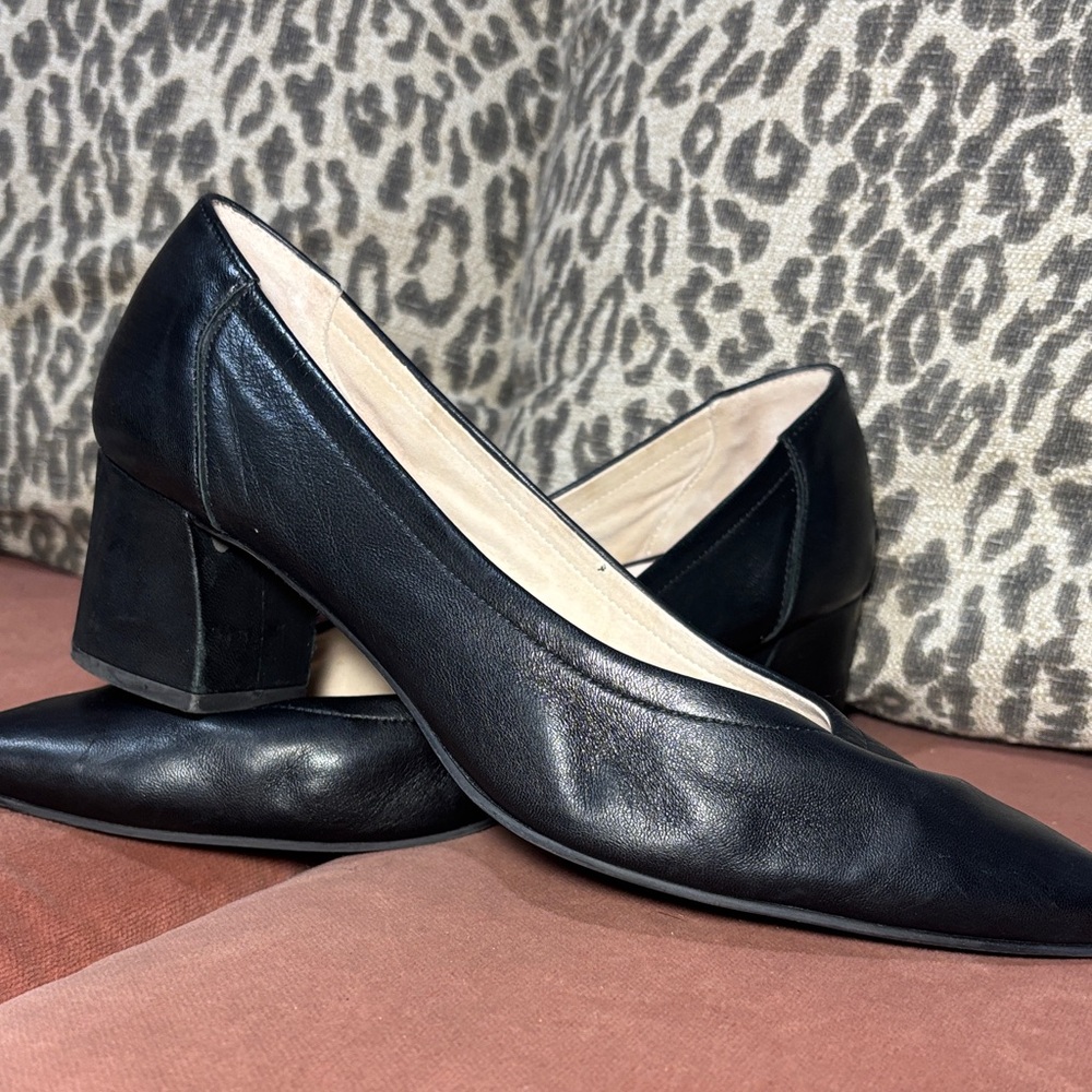 Paul Green buttery black leather closed toe almond toe block heel luxury shoes